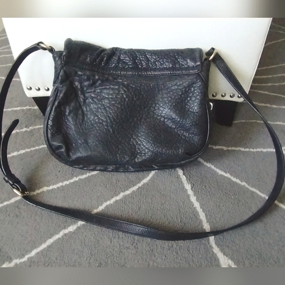 Marc Jacobs Pebbled Leather Crossbody Zip Expand Bag - Picture 3 of 16